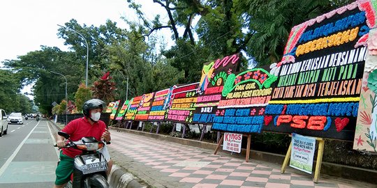 Dukung Nurdin Abdullah, 67 Karangan Bunga Berjejer di Depan Rumah Gubernur Sulsel