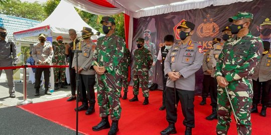 Panglima dan Kapolri Tinjau Vaksinasi 2.000 Personel TNI-Polri di Palembang
