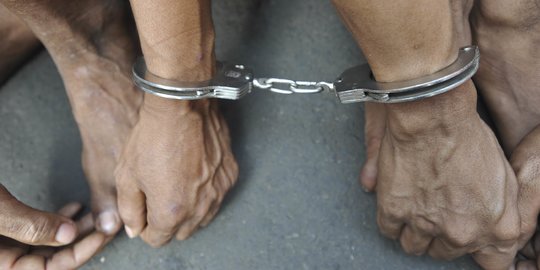 Pencuri Bobol Toko Handphone dan Swalayan Pakai Cairan Kimia, 3 Pelaku Ditangkap
