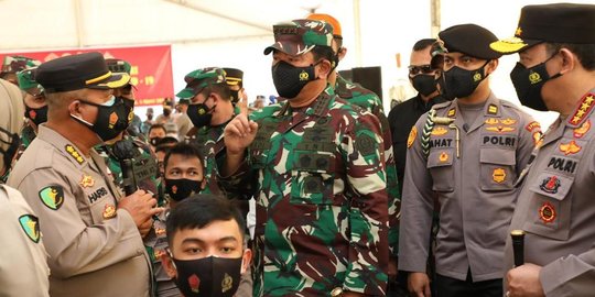 Panglima dan Kapolri Tinjau Vaksinasi Covid Personel TNI-Polri di Kepri
