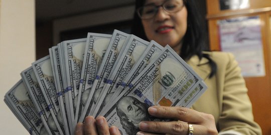 Bawa 15 Ribu Lembar Dolar Amerika ke Surabaya, Ternyata Ini yang Dilakukan Warga Bali