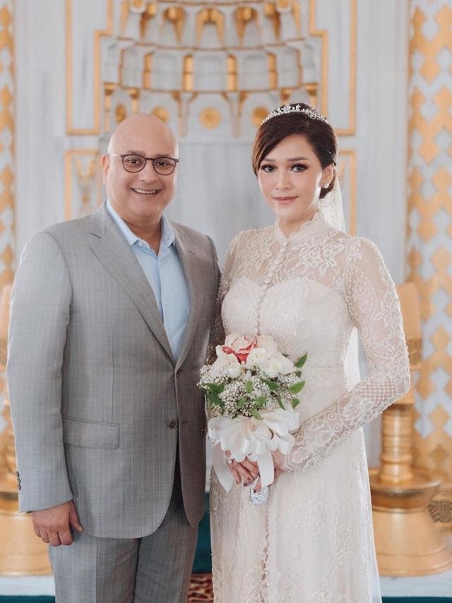 8 seleb ini pilih menikah di luar negeri terbaru julie estelle