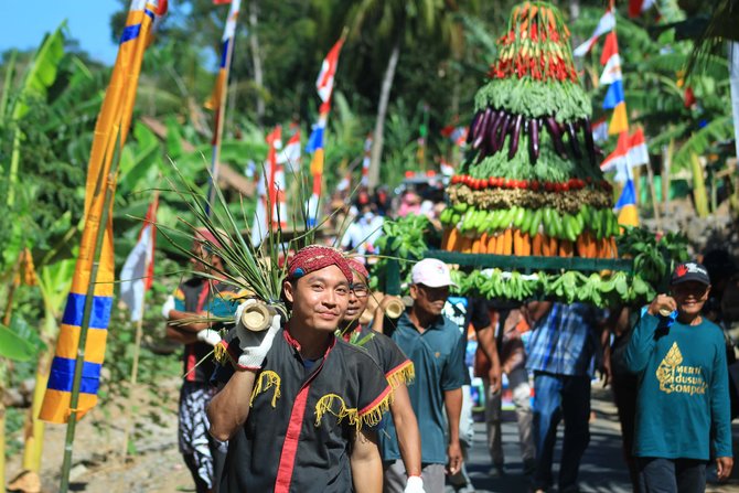 upacara merti dusun wujud syukur pada sang pencipta