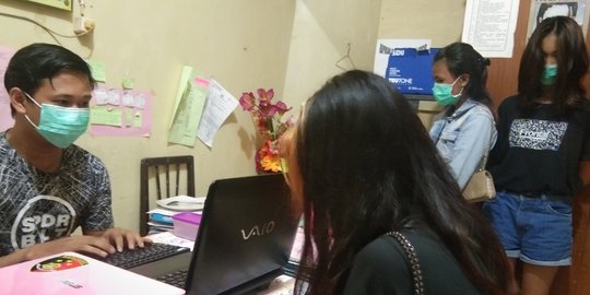Belasan ABG Terlibat Prostitusi Online Digerebek dari 3 Kamar Hotel di Makassar