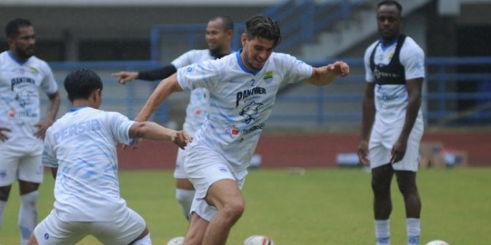 Nick Kuipers Sudah Gatal Ingin Membela Persib di Piala Menpora 2021