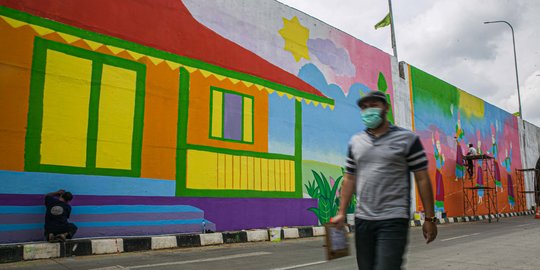Warna-warni Mural Adat Betawi di Flyover Gaplek Tangsel