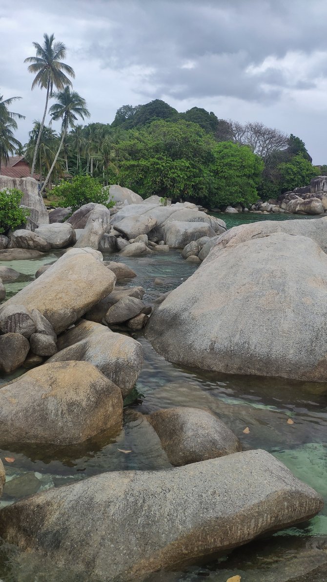 keelokan pulau lengkuas dari mercusuar jaman belanda