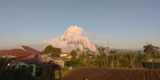 Gunung Sinabung 2 Kali Erupsi, Tinggi Kolom Capai 700 Meter