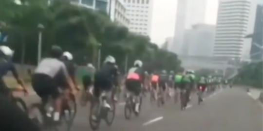 Rombongan Pesepeda Ini Viral karena Lewat Jalan Tengah Kota, Ganggu Lalu Lintas