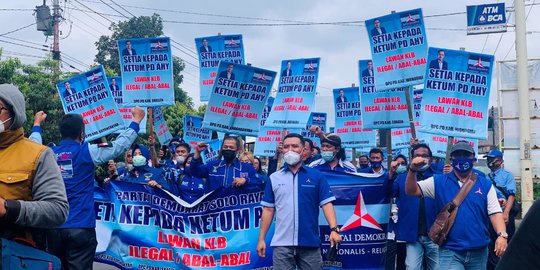 Ratusan Kader Demokrat Solo Raya Demo Serukan Perlawanan Terhadap KLB Ilegal