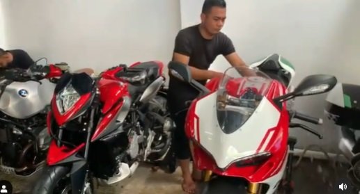 intip koleksi moge crazy rich tanjung priok lagi dicuci tukang cucinya ada 5 orang
