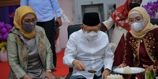 Ulang Tahun ke-78, Wapres Ma'ruf Syukuran dan Potong Tumpeng