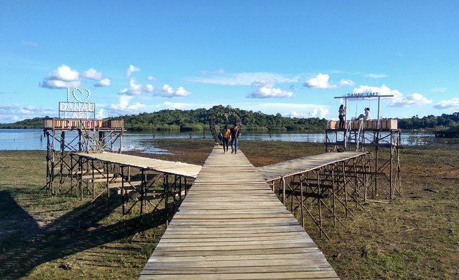 danau laet sanggau keelokan 5 pulau di tengah danau