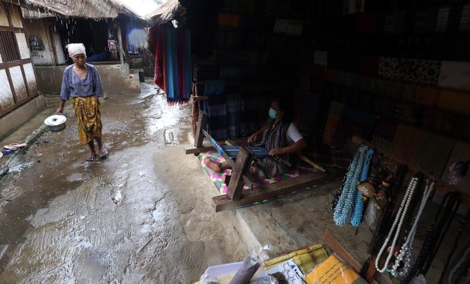 dusun sasak sade kampung suku asli lombok di tengah modernitas