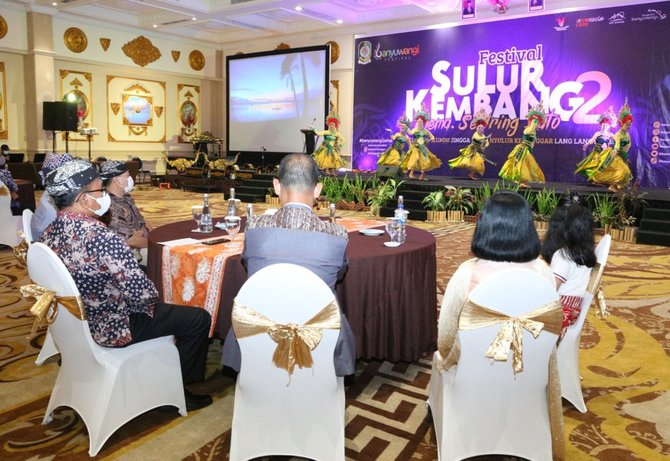 kenang karya maestro tari banyuwangi gelar festival kembang sulur