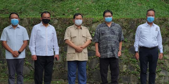Temui Prabowo di Hambalang, Airlangga Disambut Marching Band & Mars Golkar