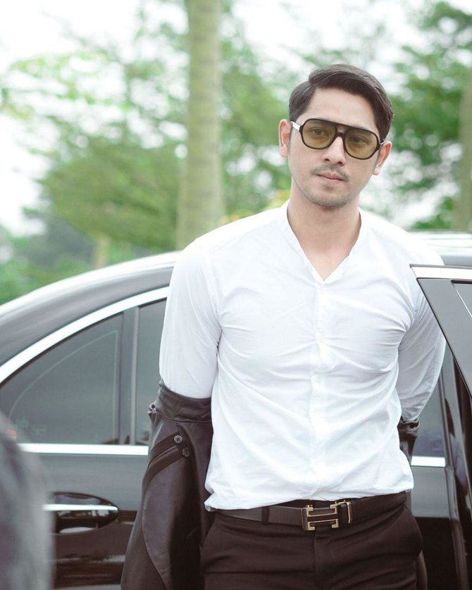 nama asli 7 aktor ganteng yang jarang diketahui ada arya saloka dan bio one