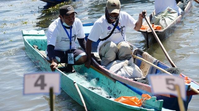 jadi tradisi hingga kini begini cara leluhur tangkap ikan di danau toba