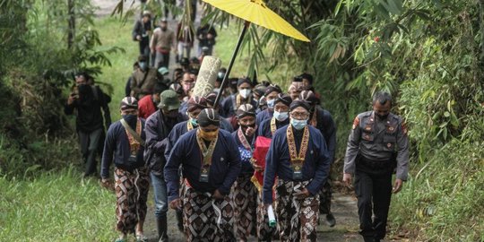 Labuhan Gunung Merapi Hanya Diikuti Abdi Dalem Keraton Yogyakarta
