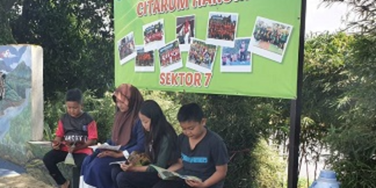 Perpustakaan Mini Dibangun di Kawasan Sungai Citarum, Bikin Anak Tak Kecanduan Gadget