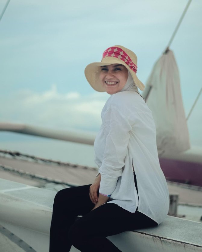 irish bella liburan ke bali