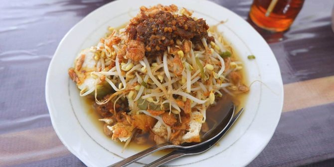 5 Cara Membuat Lontong Balap Khas Surabaya, Enak Dan Gampang Banget ...