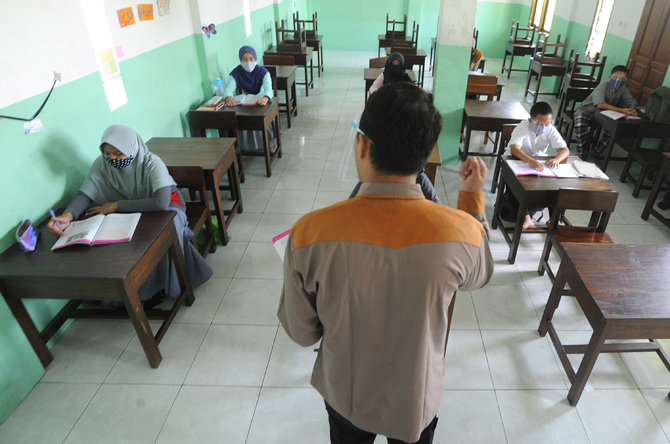 penerapan sekolah tatap muka di tangsel