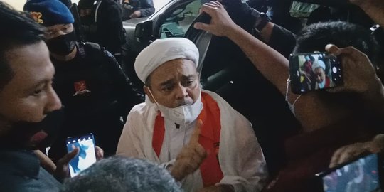 Sidang Perdana Kasus Kerumunan Rizieq Syihab Ditunda