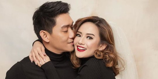 Segera Menikah Intip Potret Prewedding Ifan Seventeen Dan Citra Monica Merdeka Com