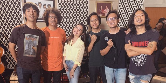 Lirik Lagu Rindu Setengah Mati Feat Kevin Vierra D Masiv Merdeka Com Lirik Lagu Rindu Setengah Mati Feat Kevin Vierra D Masiv Merdeka Com