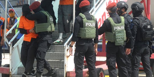 22 Terduga Teroris Jatim, Senpi & Buku Jihad Tiba di Bandara Soekarno-Hatta