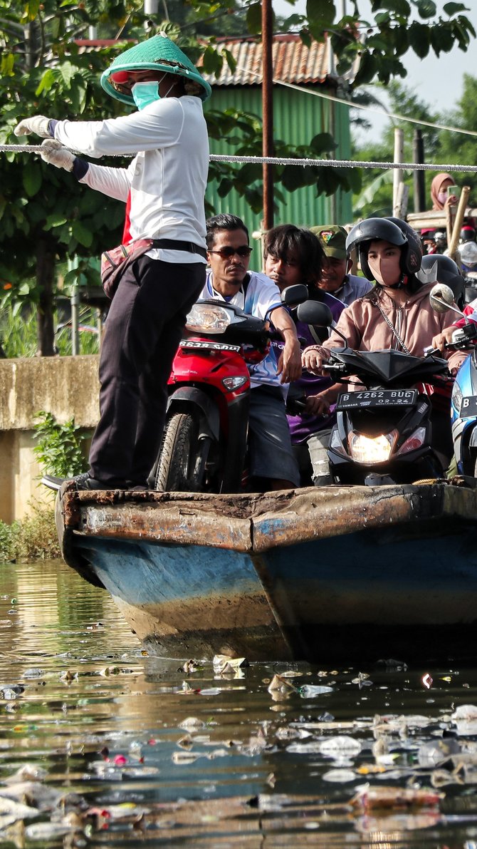 Eretan, Perahu Penyeberangan Tradisional Di Tengah Keramaian Jakarta