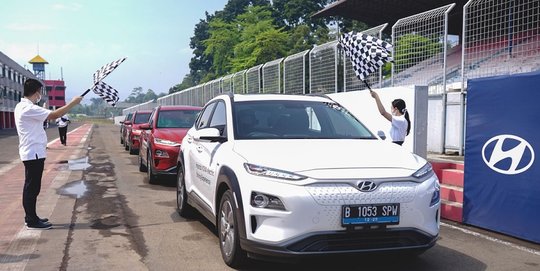 Asyik, Hyundai Ajak Kustomer Jajal Performa Mobil Listrik di Sirkuit Sentul