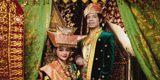 Intip Potret Prewedding Atta Halilintar dan Aurel, Kompak Kenakan Pakaian Adat Minang