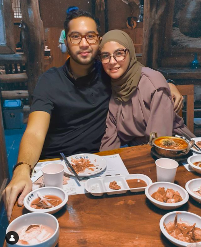 jarang tersorot intip momen kebersamaan revalina s temat dan suami