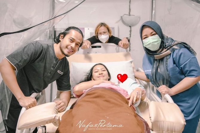 lahirkan anak pertama ini 4 momen persalinan ana riana
