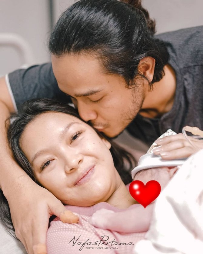 lahirkan anak pertama ini 4 momen persalinan ana riana