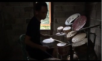 deden noy dipuji mike portnoy
