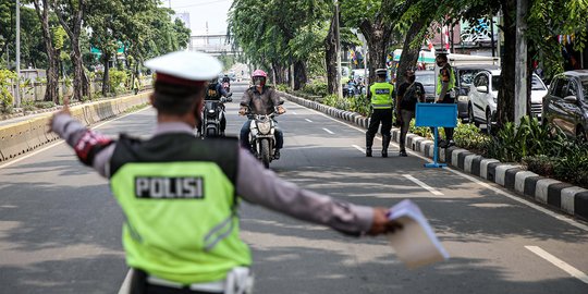 Pimpinan Polri Harus Beri Contoh Gaya Hidup Sederhana