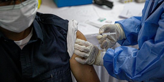 Vaksinasi Covid-19 RI Unggul di Asia Tenggara, Ini Tanggapan Pemerintah