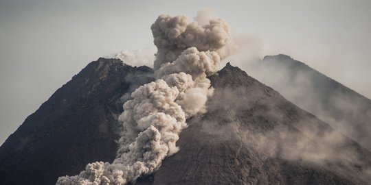 Gunung Merapi Meluncurkan 9 Kali Guguran Lava Pijar Sejauh 1 km