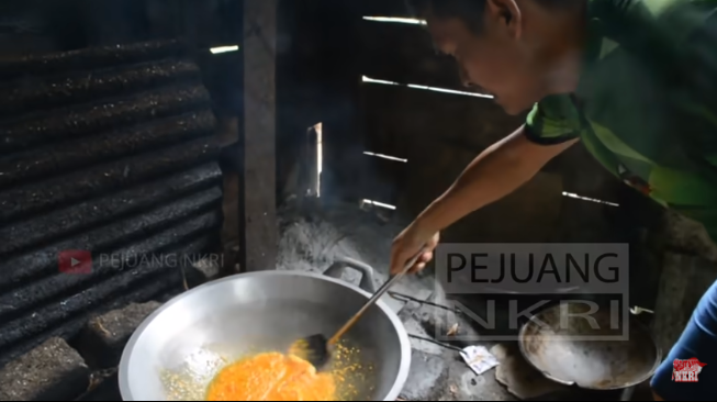kehidupan prajurit tni bertugas di wilayah perbatasan