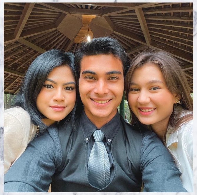 keakraban pemain buku harian seorang istri
