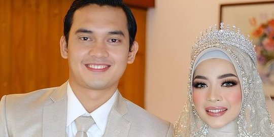 4 Potret Pernikahan Ikbal Fauzi 'Ikatan Cinta', Berkonsep Garden Party