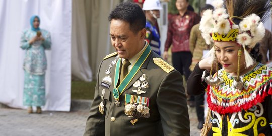Momen Jenderal TNI Andika Jenguk Korban Kecelakaan Heli, Janji Buatkan Tangan Palsu