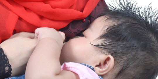 10 Hal yang Bakal Ditunjukkan oleh Bayi ketika Mulai Kenyang