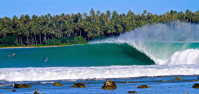 jadi spot surfing kelas dunia intip pesona pantai sorake di nias selatan