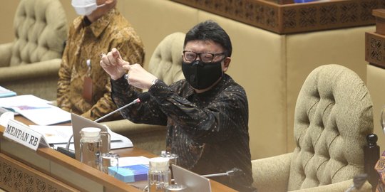 Menteri PANRB Raker dengan Komisi II DPR Bahas CPNS 2021