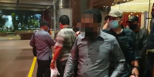 Ditangkap di Jakarta, Buronan Kasus Korupsi Pasar Manggisan Dibawa ke Jember