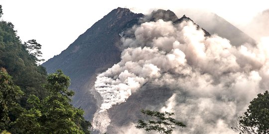 Gunung Merapi Meluncurkan Guguran Lava Pijar Lima Kali